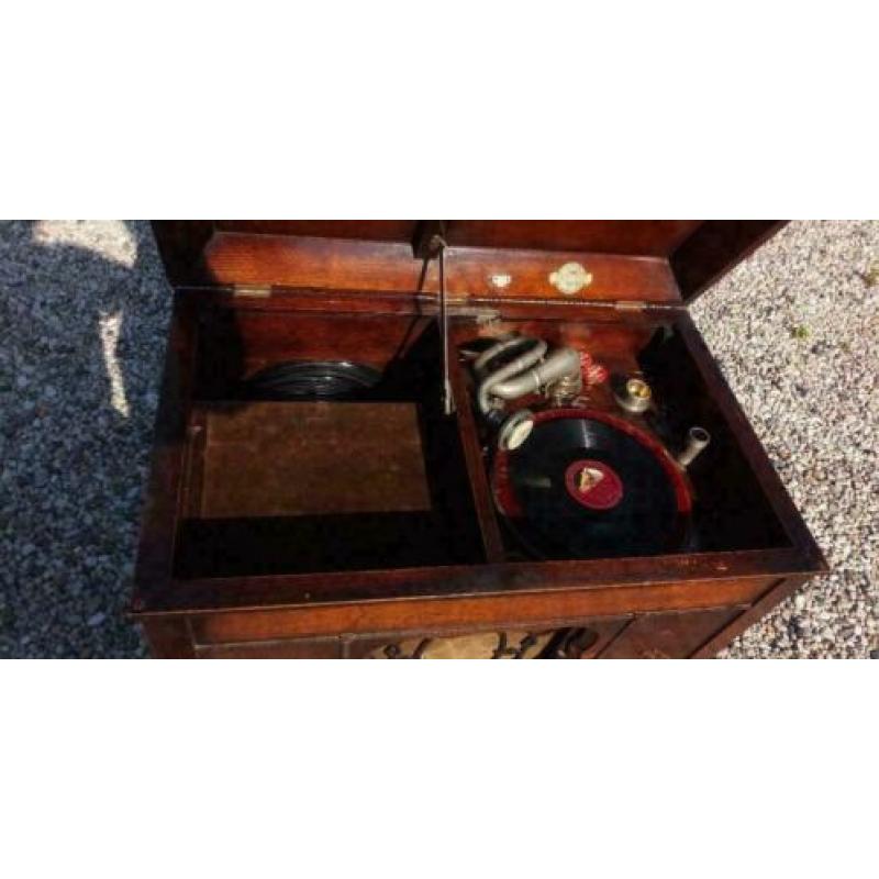 609 a, antieke (goed werkende) grammofoon, GILBERT te koop