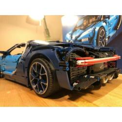 Lego Technic 42083 - Bugatti Chiron (100% compleet)