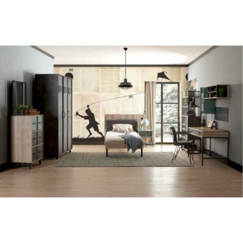 Stoere Tienerkamer Iron Bed,Twijfelaar,Bureau,Kast enz