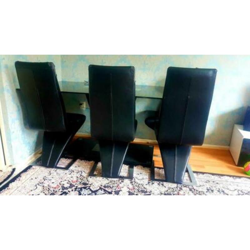 Eettafel met 4 stoelen