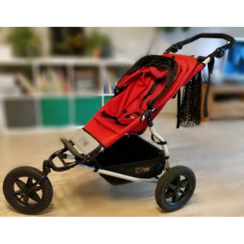 Mountain buggy Urban Jungle (rood) met wieg (zwart)