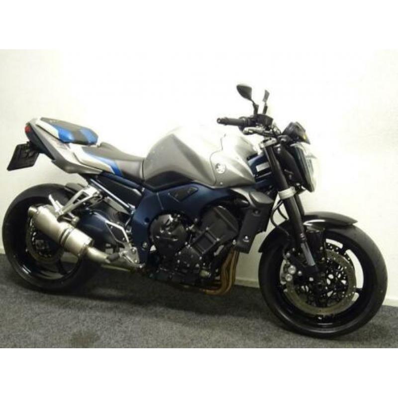 Strakke zilveren Yamaha FZ-1N (bj 2006)
