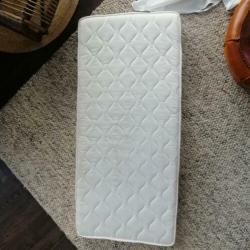 Zwart bed kinderbed IKEA incl lattenbodem en evt matras
