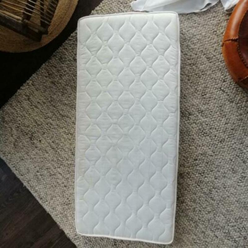Zwart bed kinderbed IKEA incl lattenbodem en evt matras