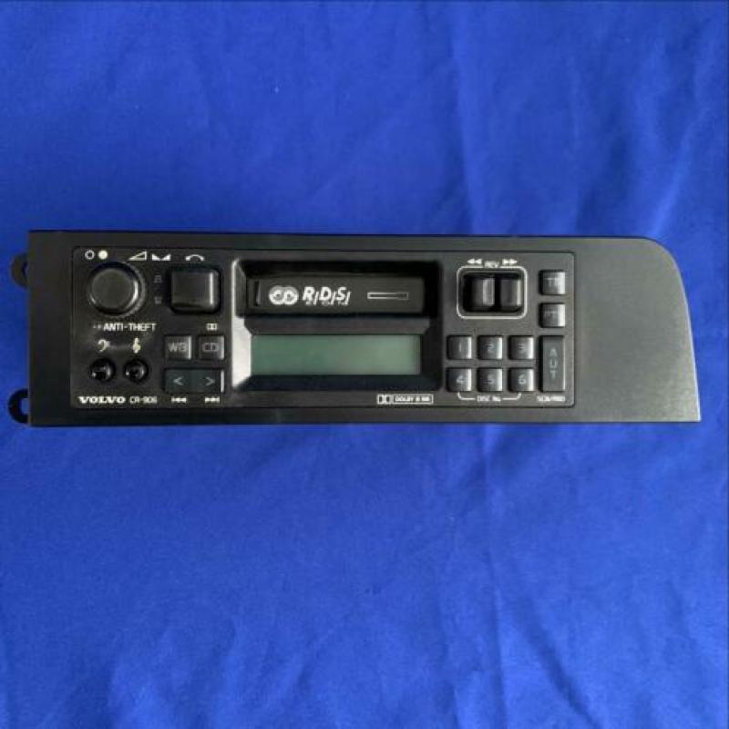 Radio voor Volvo 240 (bovenin)
