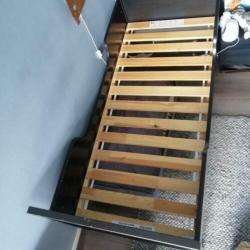 Zwart bed kinderbed IKEA incl lattenbodem en evt matras