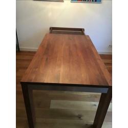 Amerikaans notenhouten tafel