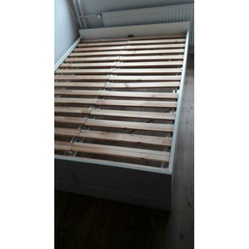Mooi izgs tweepersoonsbed 140 bij 20pcm