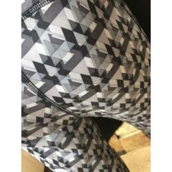 Adidas 3/4 sportbroek maat 38 zwart/wit