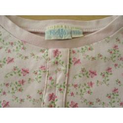 Schattige roze pyjama met bloemen van Feetje mt. 116