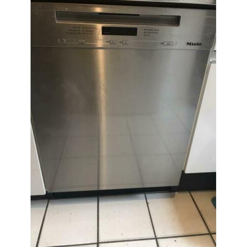 Miele onderbouw vaatwasser G-6100