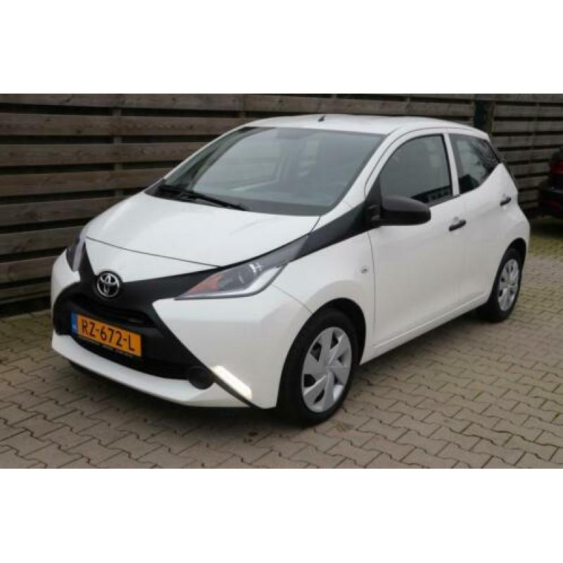 Toyota Aygo 1.0 VVT-i x-fun Airco / 6 maand Bovag Garantie