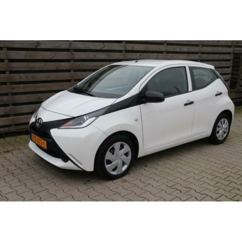 Toyota Aygo 1.0 VVT-i x-fun Airco / 6 maand Bovag Garantie