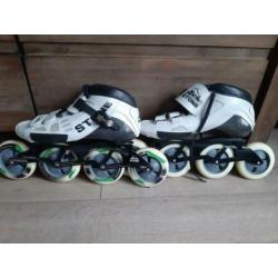 Stone skeelers skates maat 44/45