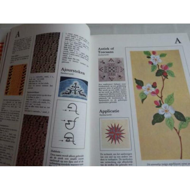 Naaldkunst van A tot Z (Handwerkboek) by Sheila Brull