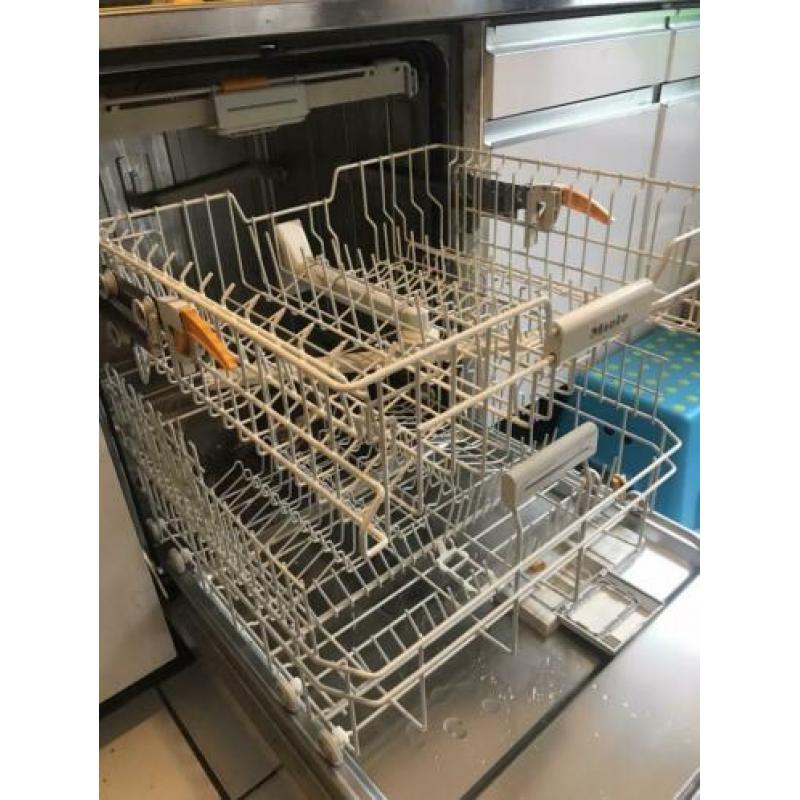 Miele onderbouw vaatwasser G-6100