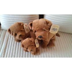 Pluche hondjes ( vader,moeder en pup)