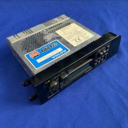 Radio voor Volvo 240 (bovenin)