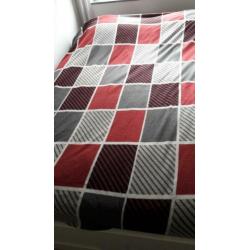 Mooi izgs tweepersoonsbed 140 bij 20pcm