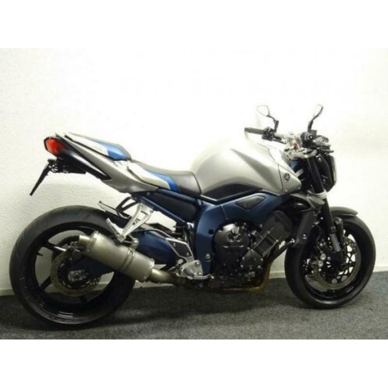 Strakke zilveren Yamaha FZ-1N (bj 2006)