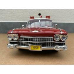 1:18 - Cadillac Ambulance - Precision Miniatures