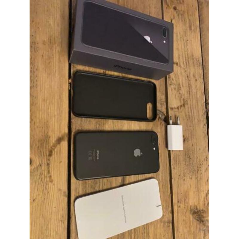 Iphone 8+ 64gb Z.G.A.N.!!