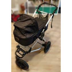 Mountain buggy Urban Jungle (rood) met wieg (zwart)