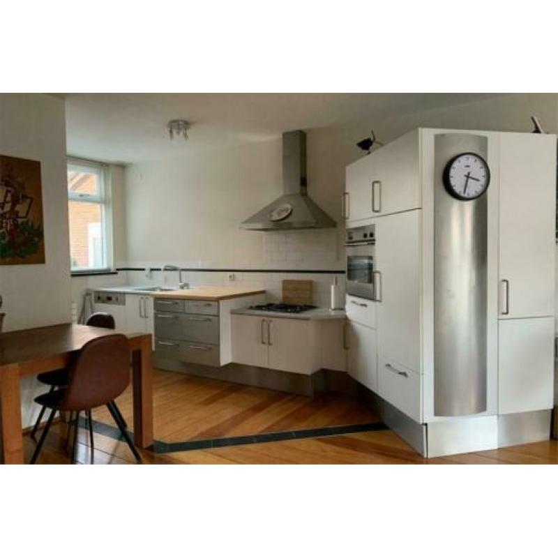 Prachtige keuken met inbouwapparatuur Siemens en liebher +++