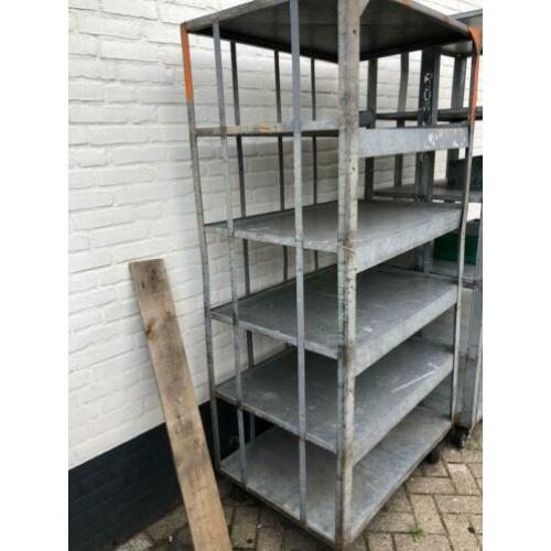 Vintage eierrek industriële kast keukenrek stoere vakkenkast