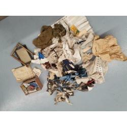 Oude kleding en naaiwaren o.a. 1916 en 1927