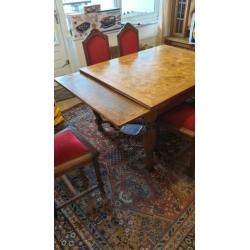 Zeer mooie Mechelse antieke eetkamertafel met 6 stoelen