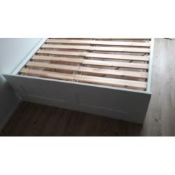 Mooi izgs tweepersoonsbed 140 bij 20pcm
