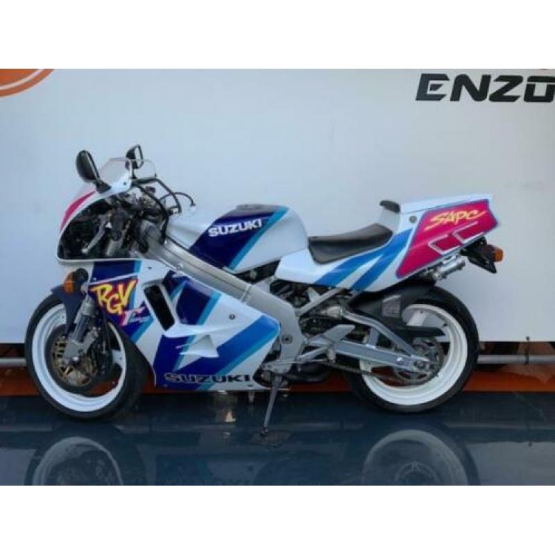 Suzuki rgv 250 wit blauw 2 takt 2 stroke gereserveerd