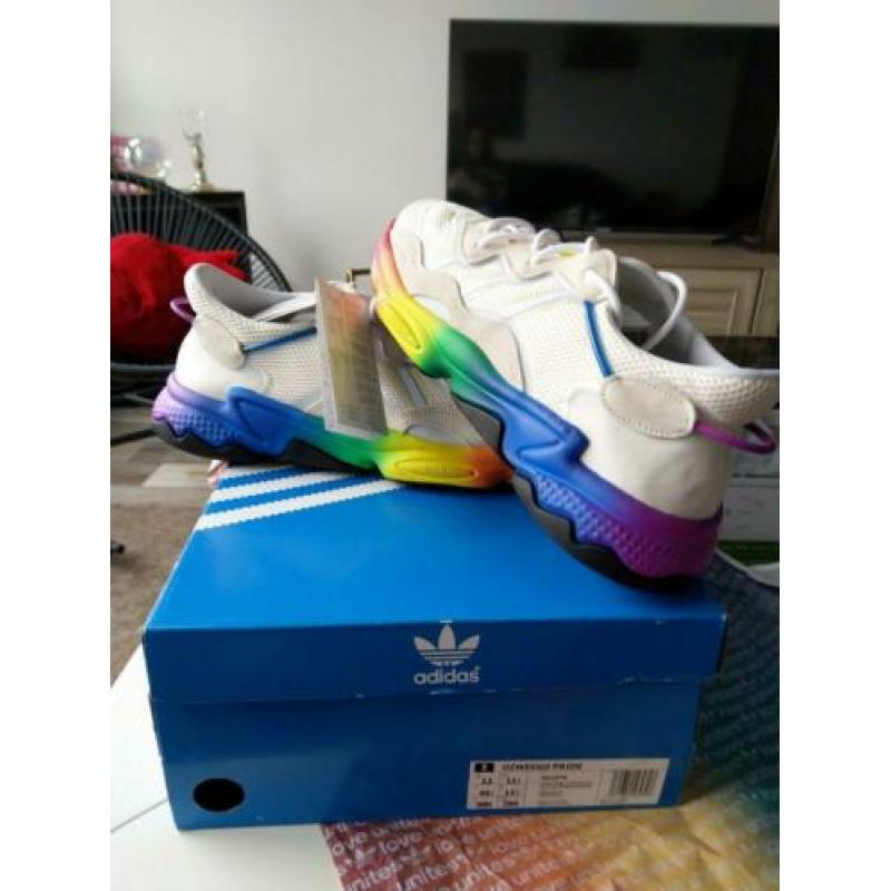 Nieuwe schoenen van Adidas, maat 46,5. Kaartjes zi