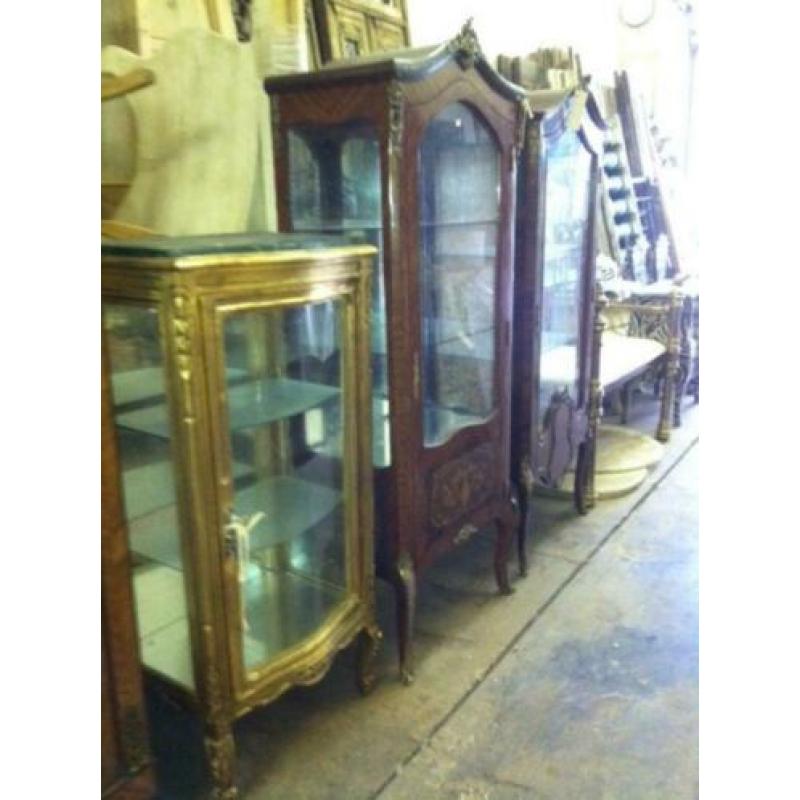 Mooi Frans elegant Vitrine antiek Look