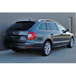 Skoda Superb Combi 2.0 TDI Elegance Business DSG LEER PANO X