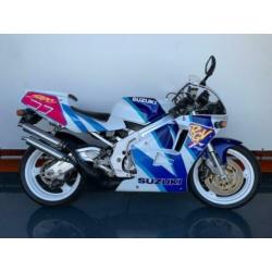 Suzuki rgv 250 wit blauw 2 takt 2 stroke gereserveerd