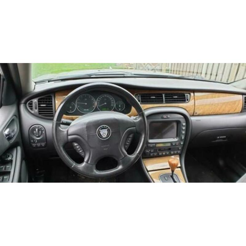 Jaguar X-Type 3.0 V6 Executive AUT 4WD 2001 Grijs