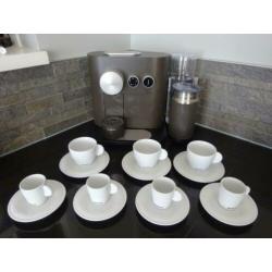 NESPRESSO 2 espresso kop en schotel + 7 lungo kop en schotel