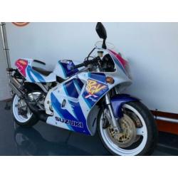 Suzuki rgv 250 wit blauw 2 takt 2 stroke gereserveerd