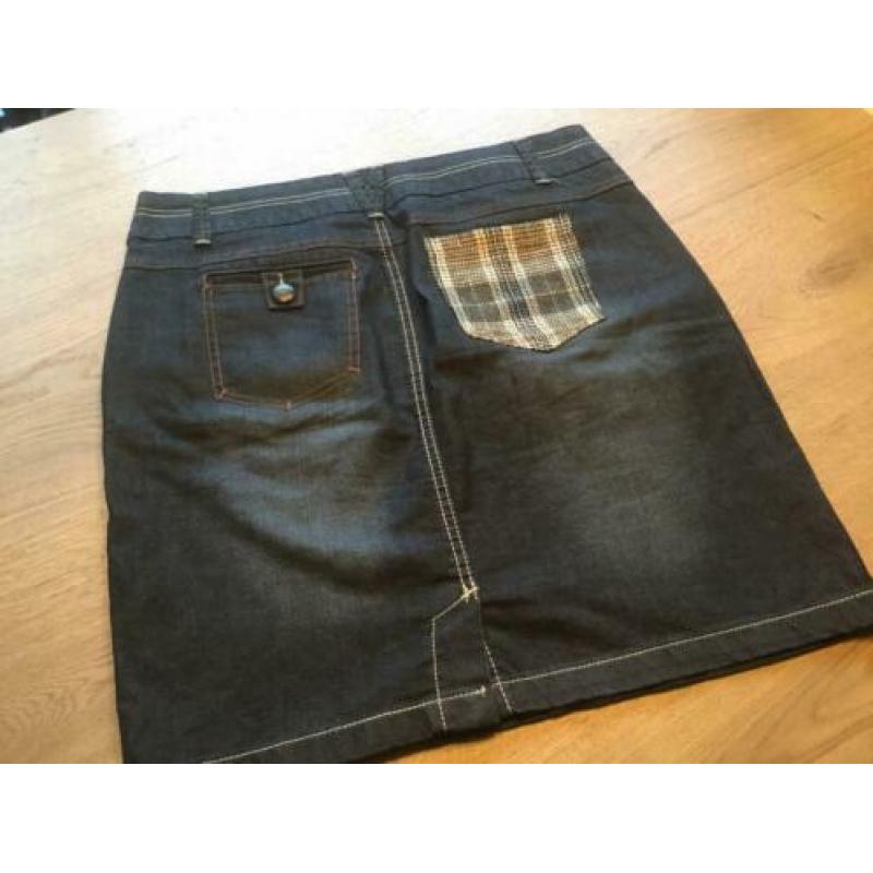 Leuke (spijker) rok van Geisha jeans (L)