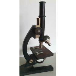 Oude Microscoop