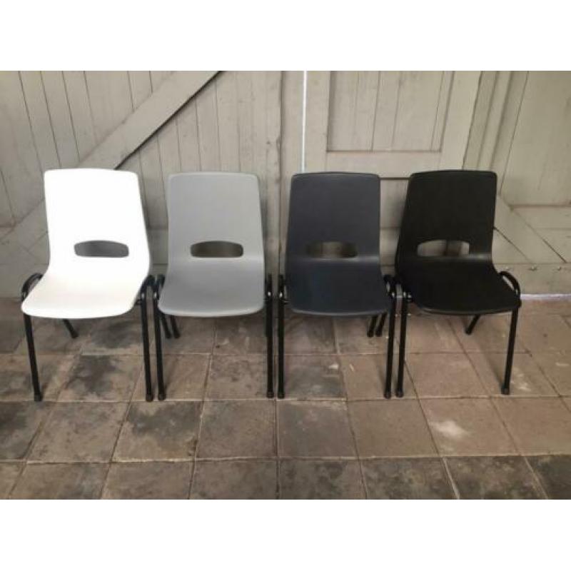 NIEUWE kantinestoelen stapelstoelen kuipstoelen kerkstoelen