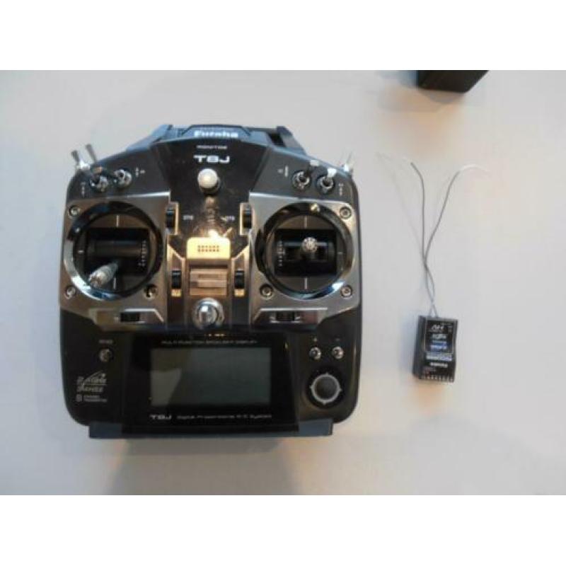 Futaba 8J zenderset met Phoenix 5.5 Flight simulator