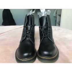 Dr. Martens look a like (40)