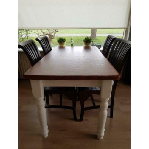Mooie stevige houten brocante eettafel