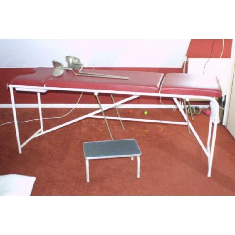Ouderwetse huisartsen behandeltafel