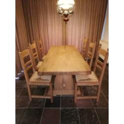 Zwaar massief eiken eettafelset met 6 stoelen