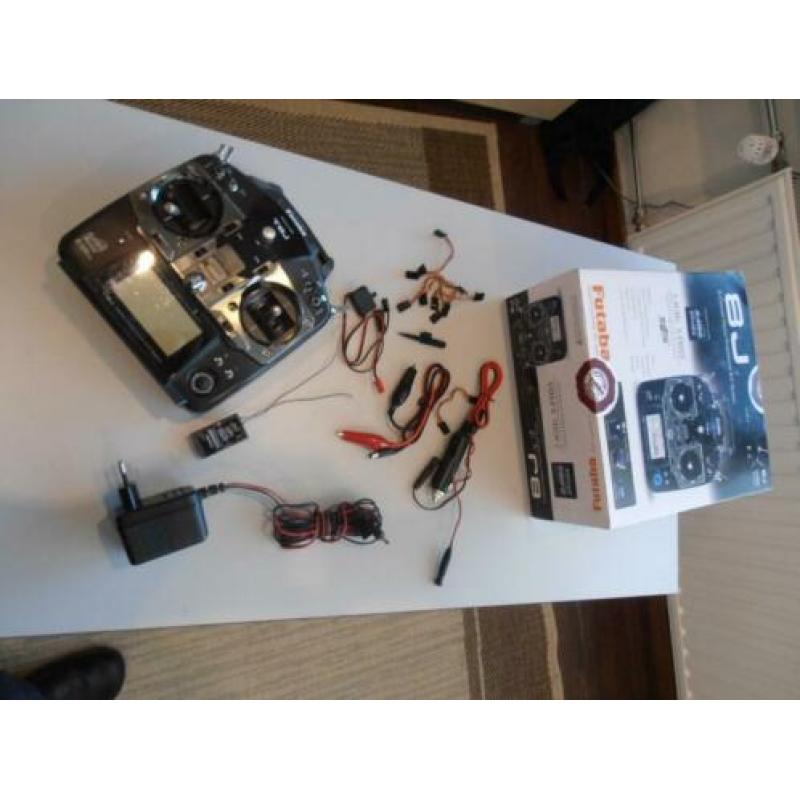Futaba 8J zenderset met Phoenix 5.5 Flight simulator
