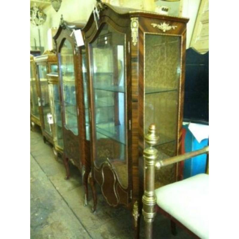 Mooi Frans elegant Vitrine antiek Look